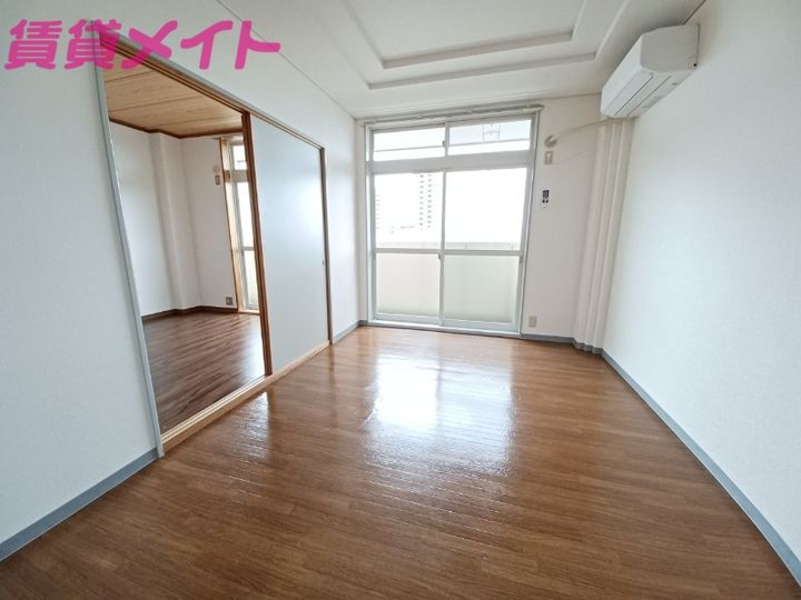 ストリートアートの居間