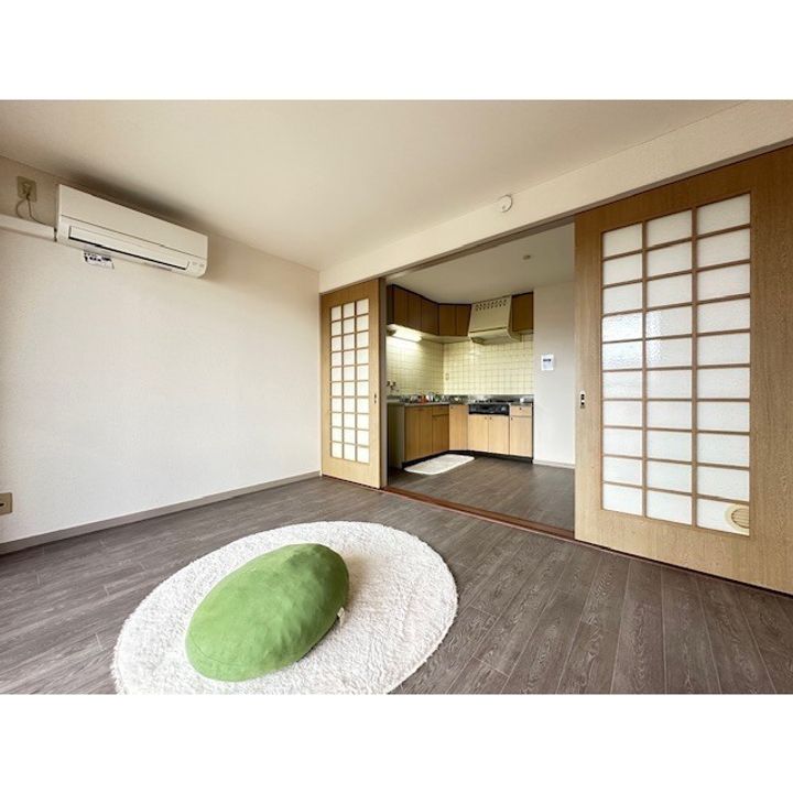 イワキハイツの居間