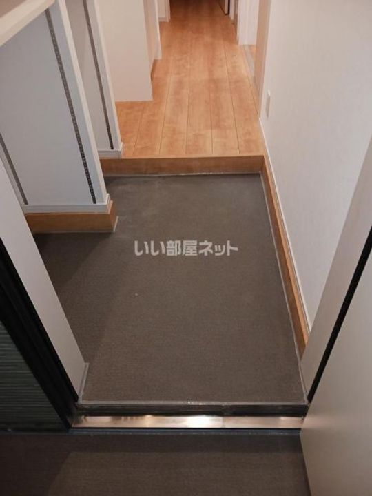 埼玉県久喜市栄1(アパート)の賃貸物件の玄関