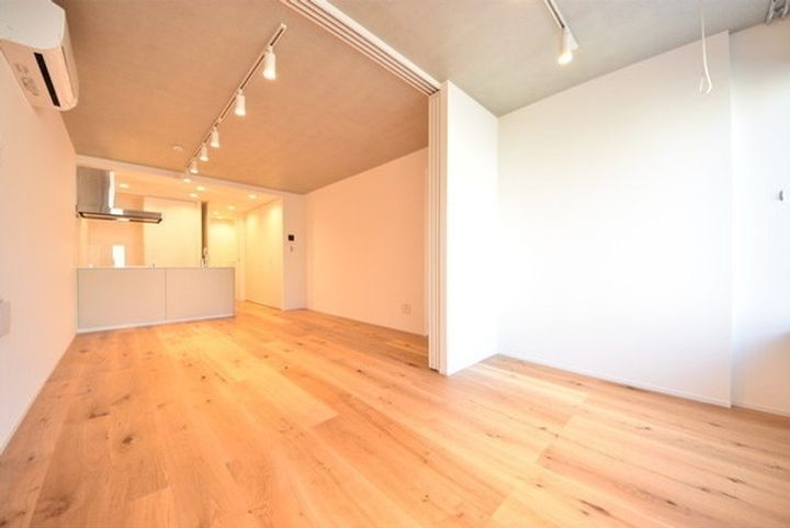 EDIT文京護国寺の居間