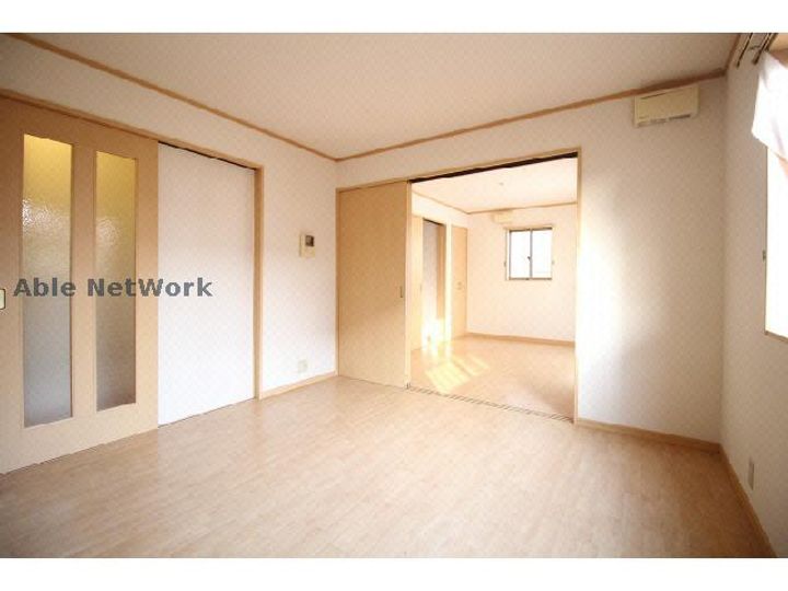 ニューショーワハイツIIの居間