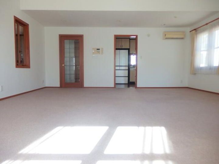 神奈川県横浜市中区山手町(一戸建)の賃貸物件の居間