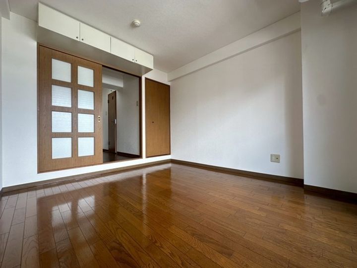 今田ビル楠木の居間