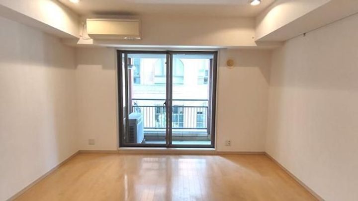 ピアネッタ汐留の居間