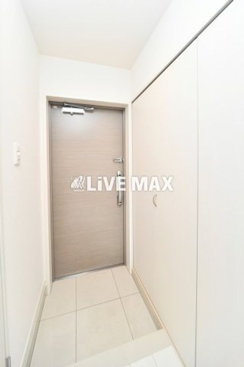 レジデンシャルヒルズリバープレイスの玄関