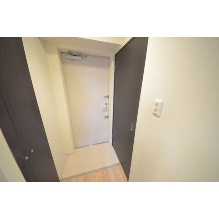 福岡県福岡市東区東浜1(マンション)の賃貸物件の玄関