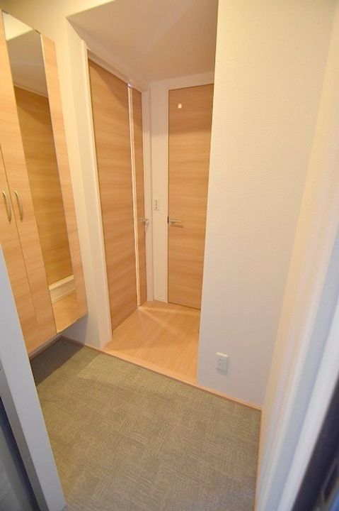 アネックス伍番館の玄関