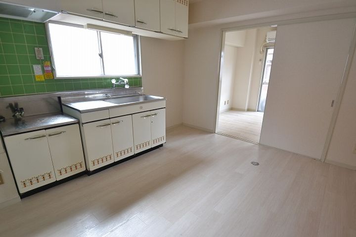 広島県広島市中区昭和町(マンション)の賃貸物件のキッチン