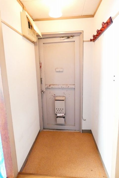 五島町林田ビルの玄関