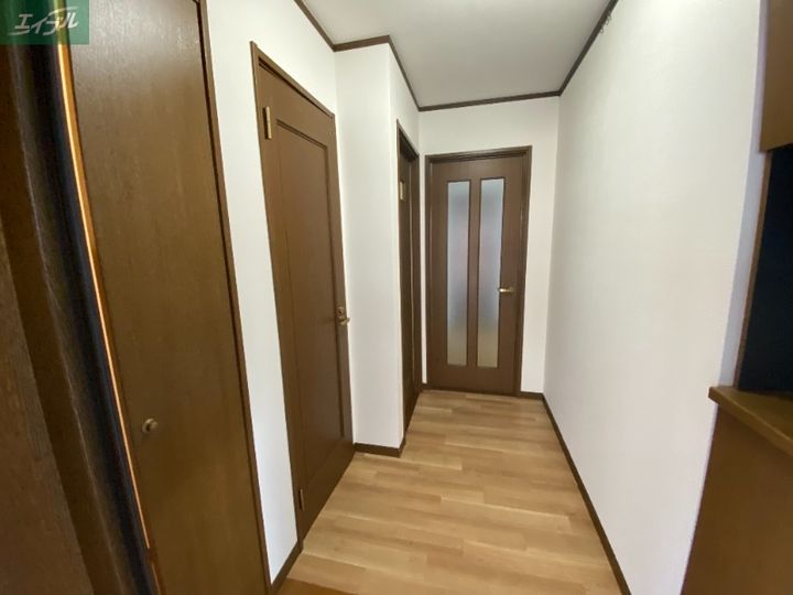 ピレニーズ奥田の玄関