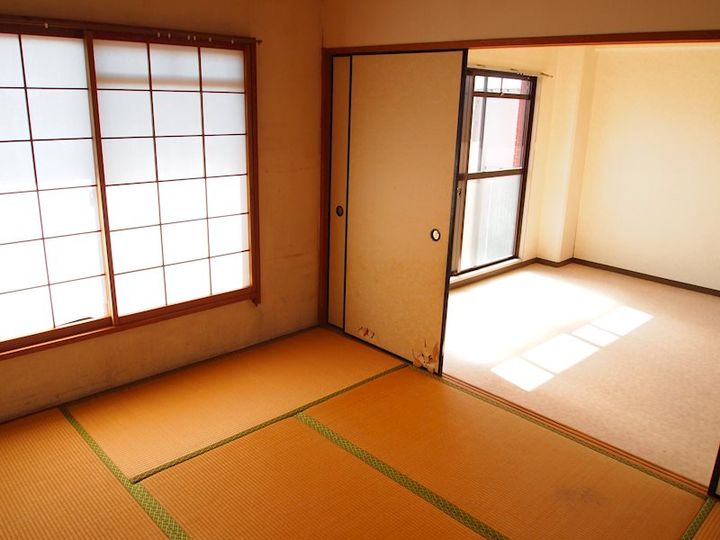 第3久保ビルの居間