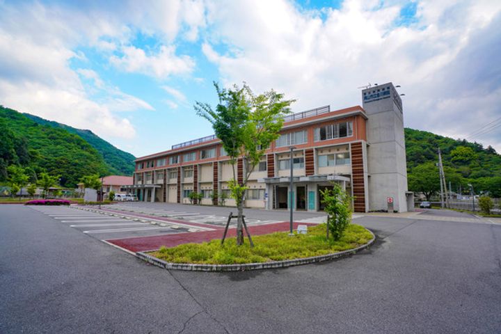 イヴェールの周辺