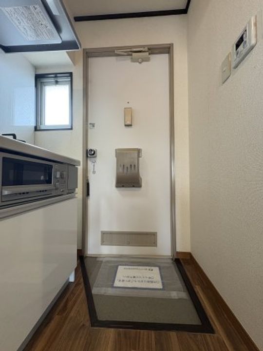 セゾン桜新町Bの玄関