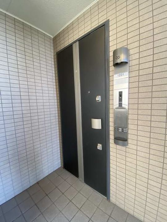 藤和八事緑ヶ丘ホームズの玄関