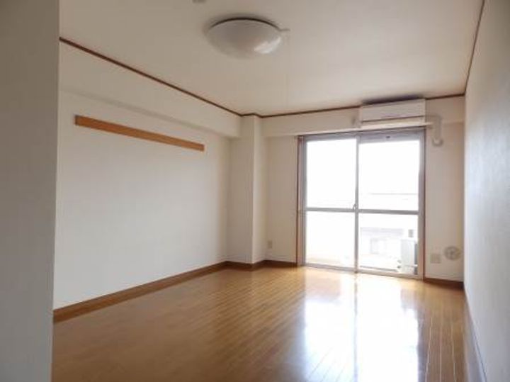 広島県呉市広古新開7(マンション)の賃貸物件の居間