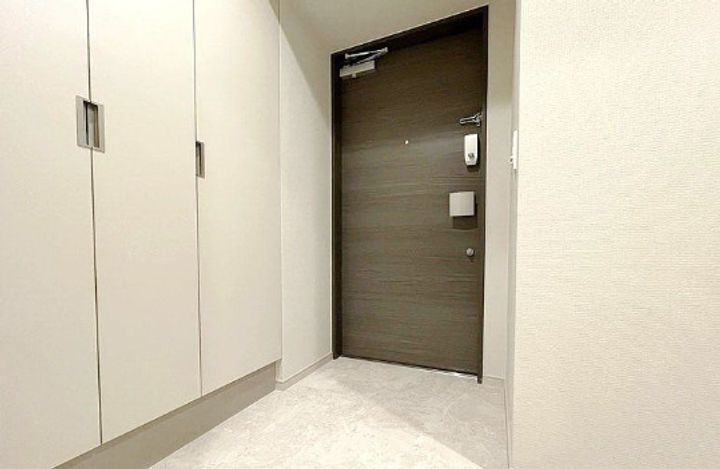 東京都中央区日本橋小舟町(マンション)の賃貸物件の玄関