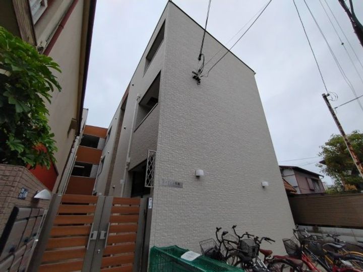 ノイヴェル布施の外観