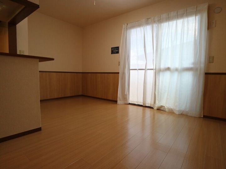 クレール萱振の居間