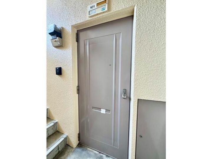 静岡県浜松市中央区新津町(マンション)の賃貸物件の玄関