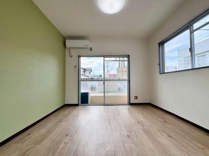 静岡県浜松市中央区新津町(マンション)の賃貸物件の居間