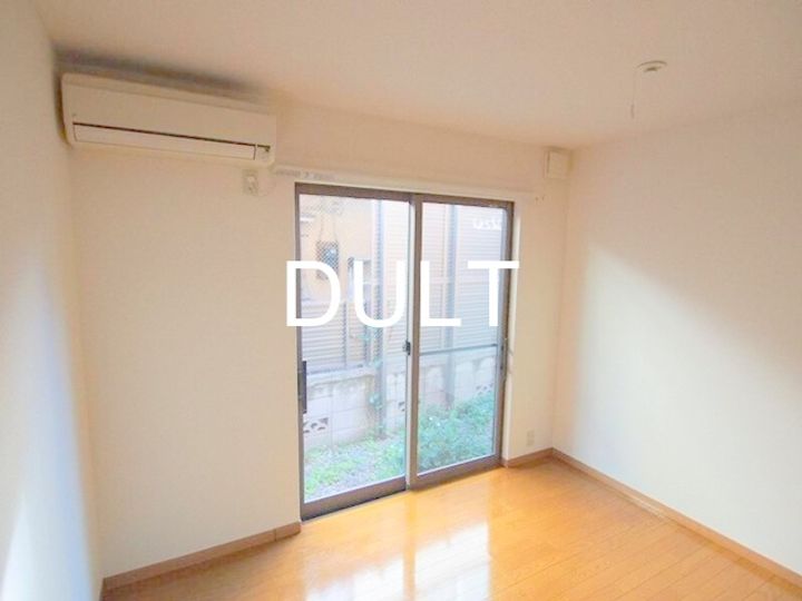 東京都豊島区目白2(アパート)の賃貸物件の居間