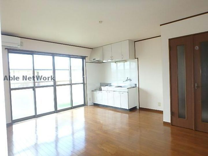 シャルマン野口A棟の居間