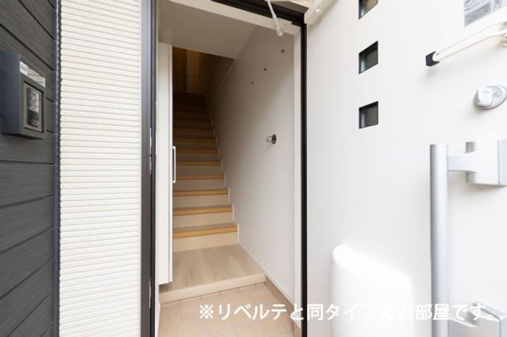 レメンブリア金沢の玄関