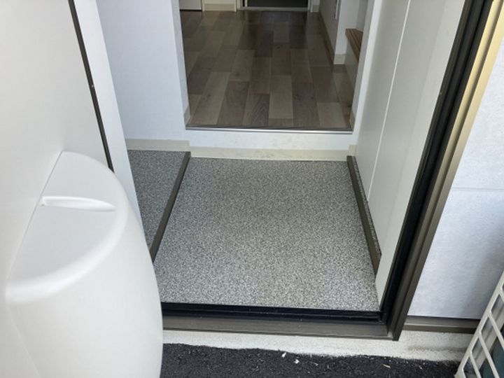 casacozy寺家駅前の玄関