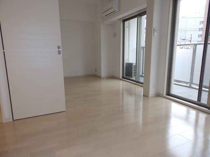 エステムプラザ京都聚楽第粋邸の居間