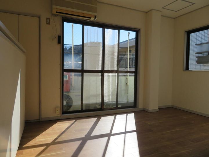 松中ビルの内装