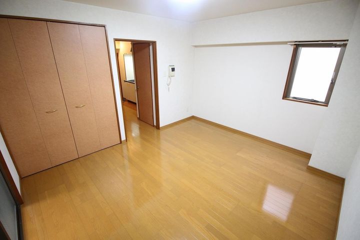 グリーンコート樺島の居間