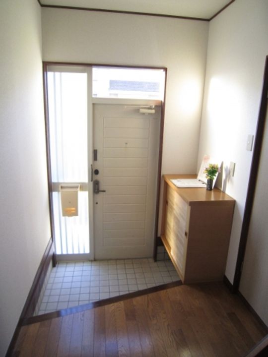 静岡県浜松市中央区十軒町(一戸建)の賃貸物件の玄関