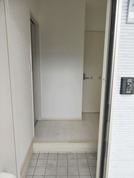 大阪府大阪市平野区平野本町3(アパート)の賃貸物件の玄関