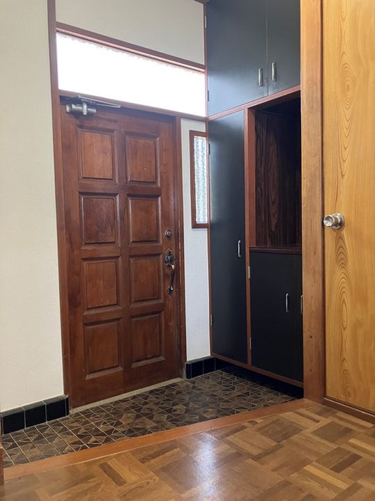 東京都日野市西平山2(一戸建)の賃貸物件の玄関