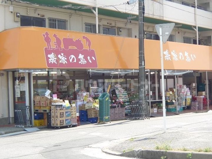 ルネスシーナの周辺