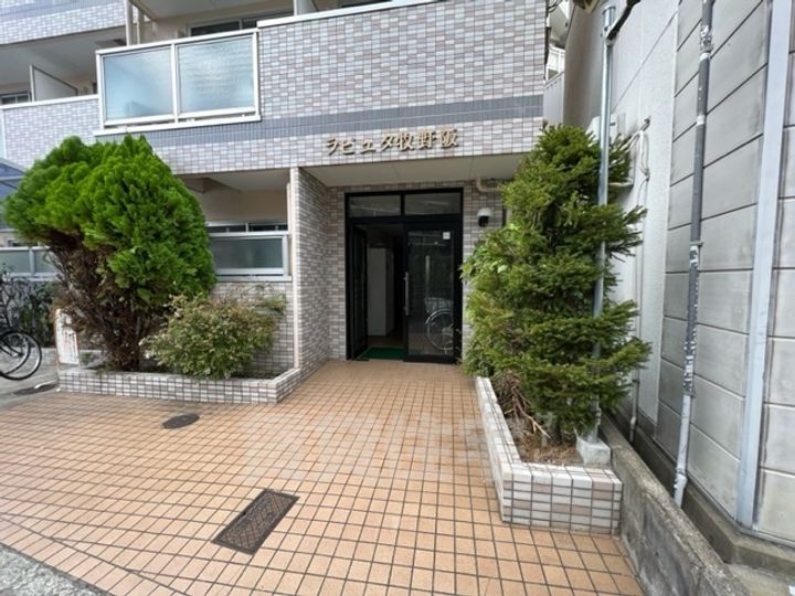 ラピュタ牧野阪の地図