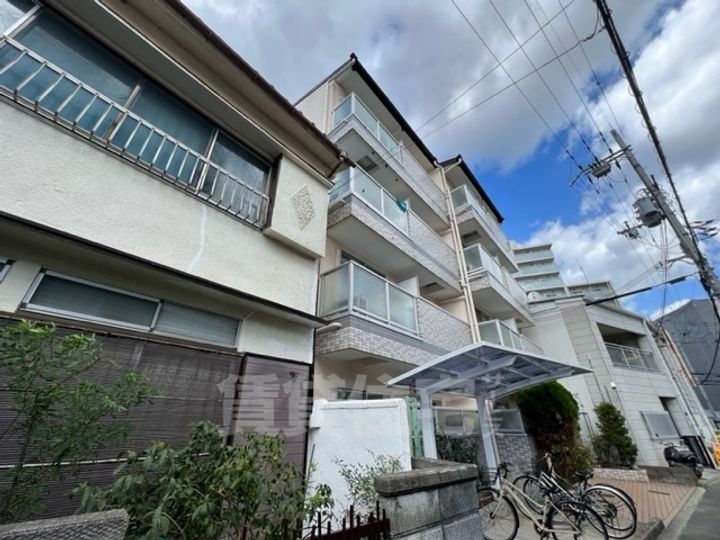 ラピュタ牧野阪の外観