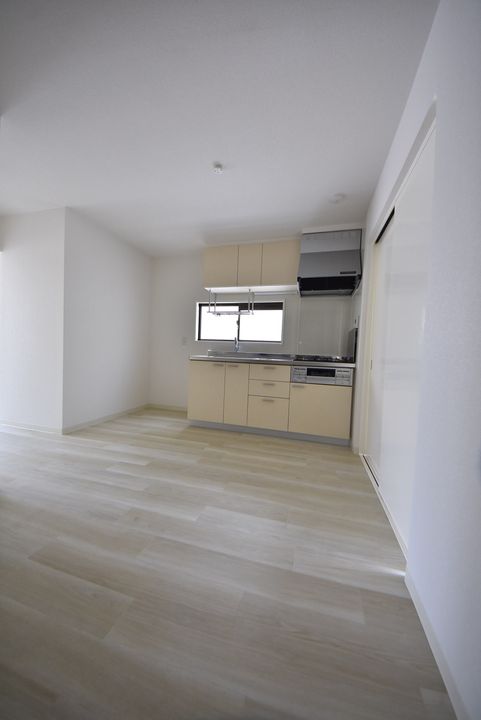 俊成マンションの居間