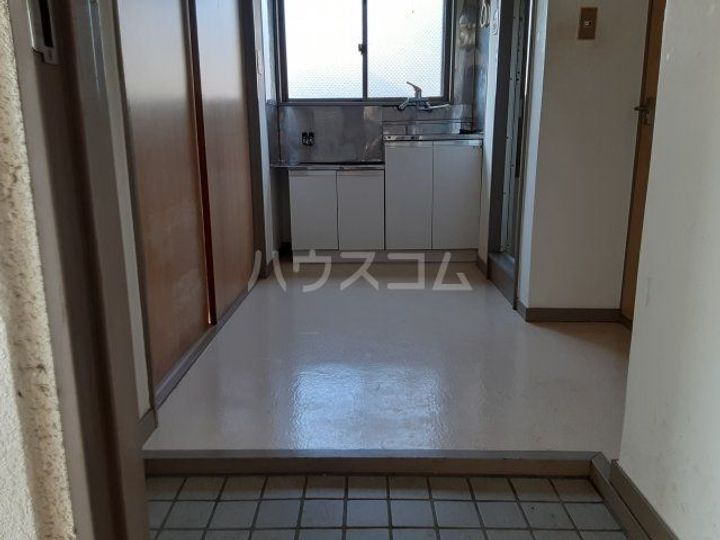 ウエストプラザの玄関