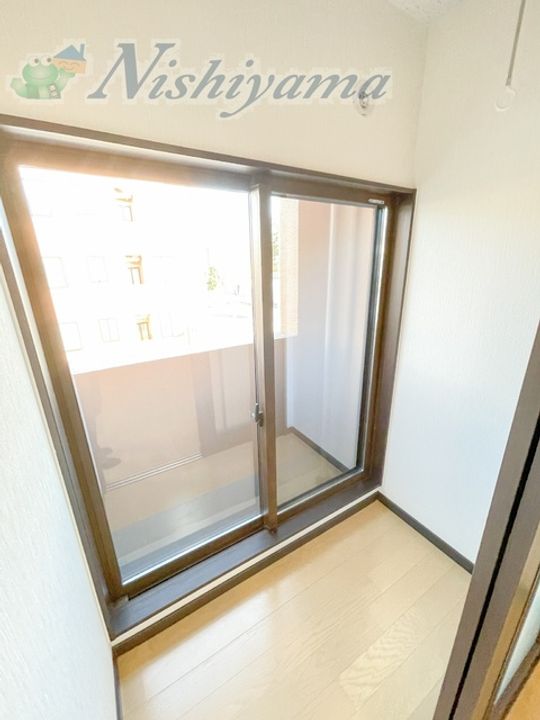 ニアステーションIIの内装