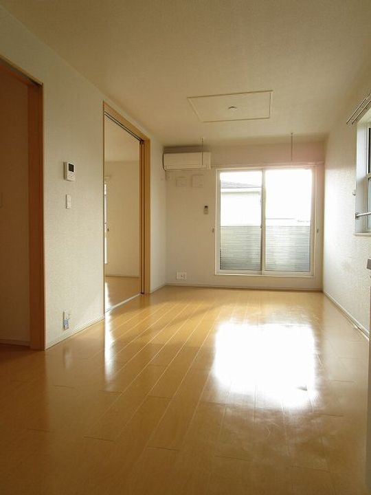 茨城県笠間市平町(アパート)の賃貸物件の居間