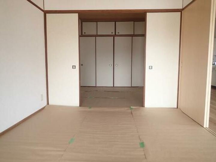 芳真ビルの内装