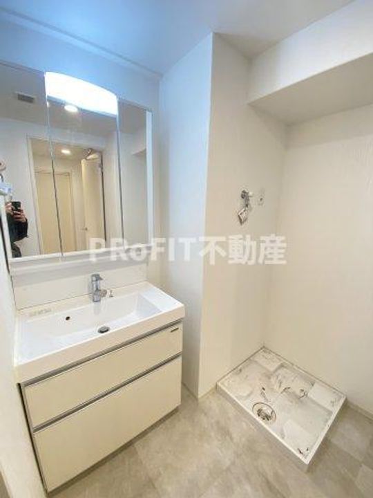 大阪府大阪市浪速区恵美須西1の賃貸マンションの内装