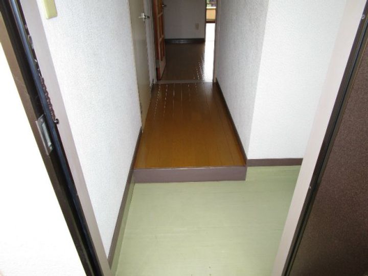 静岡県焼津市西小川2(アパート)の賃貸物件の玄関