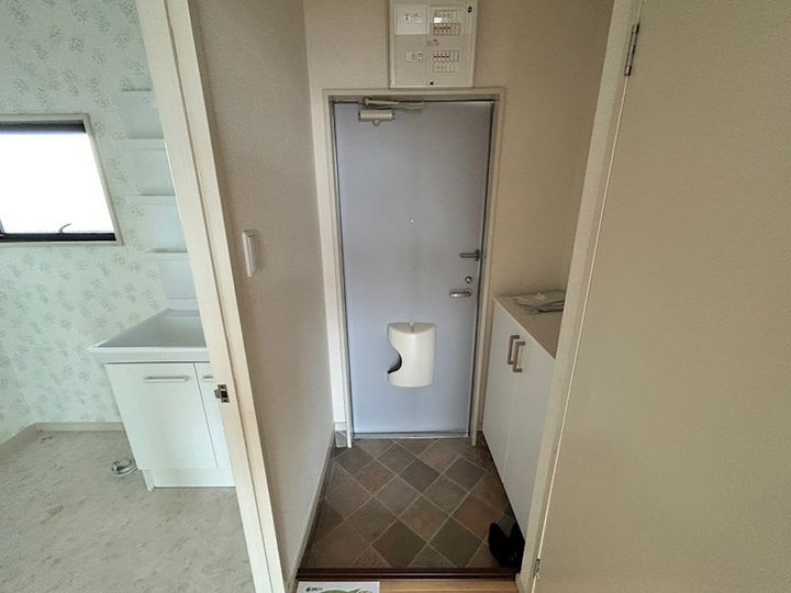 コーポ一ノ森の玄関