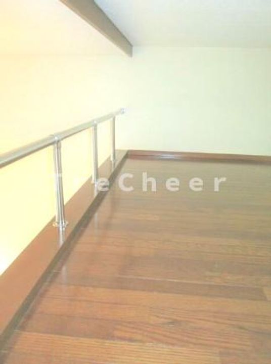 ひばりひるずの内装