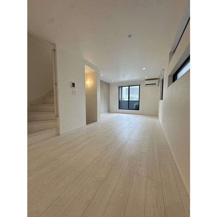 神奈川県川崎市高津区溝口6(一戸建)の賃貸物件の居間