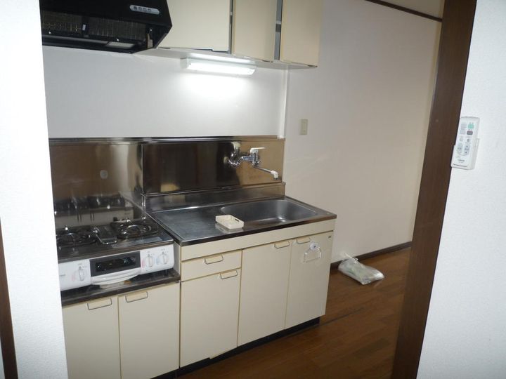 フェニーチェアムズ111のキッチン