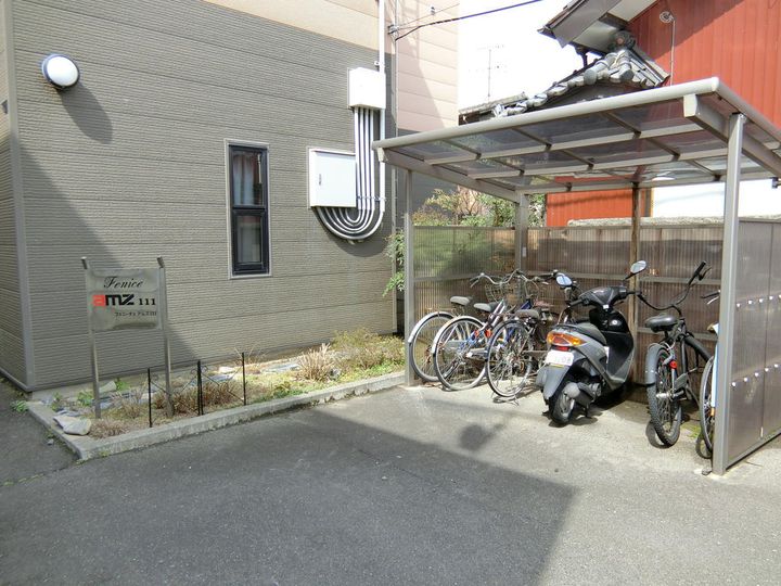 フェニーチェアムズ111の地図