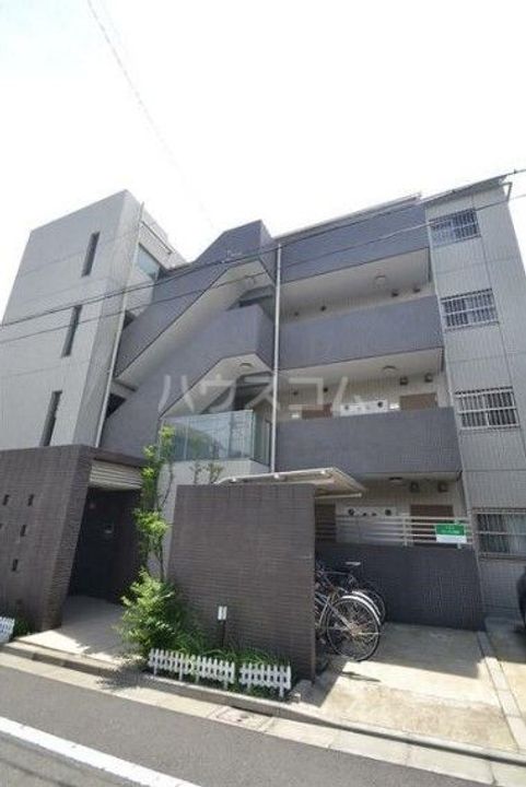 リヴェール三軒茶屋の外観